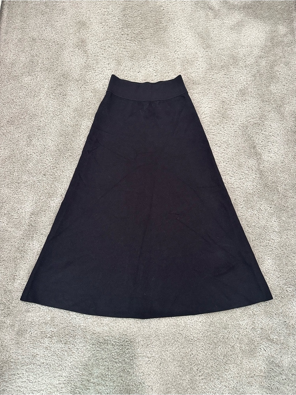 Aritzia Babaton A-Line/Full Midi Skirt in Black Size XSmall